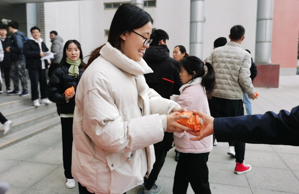 香港六台合资料免费大全