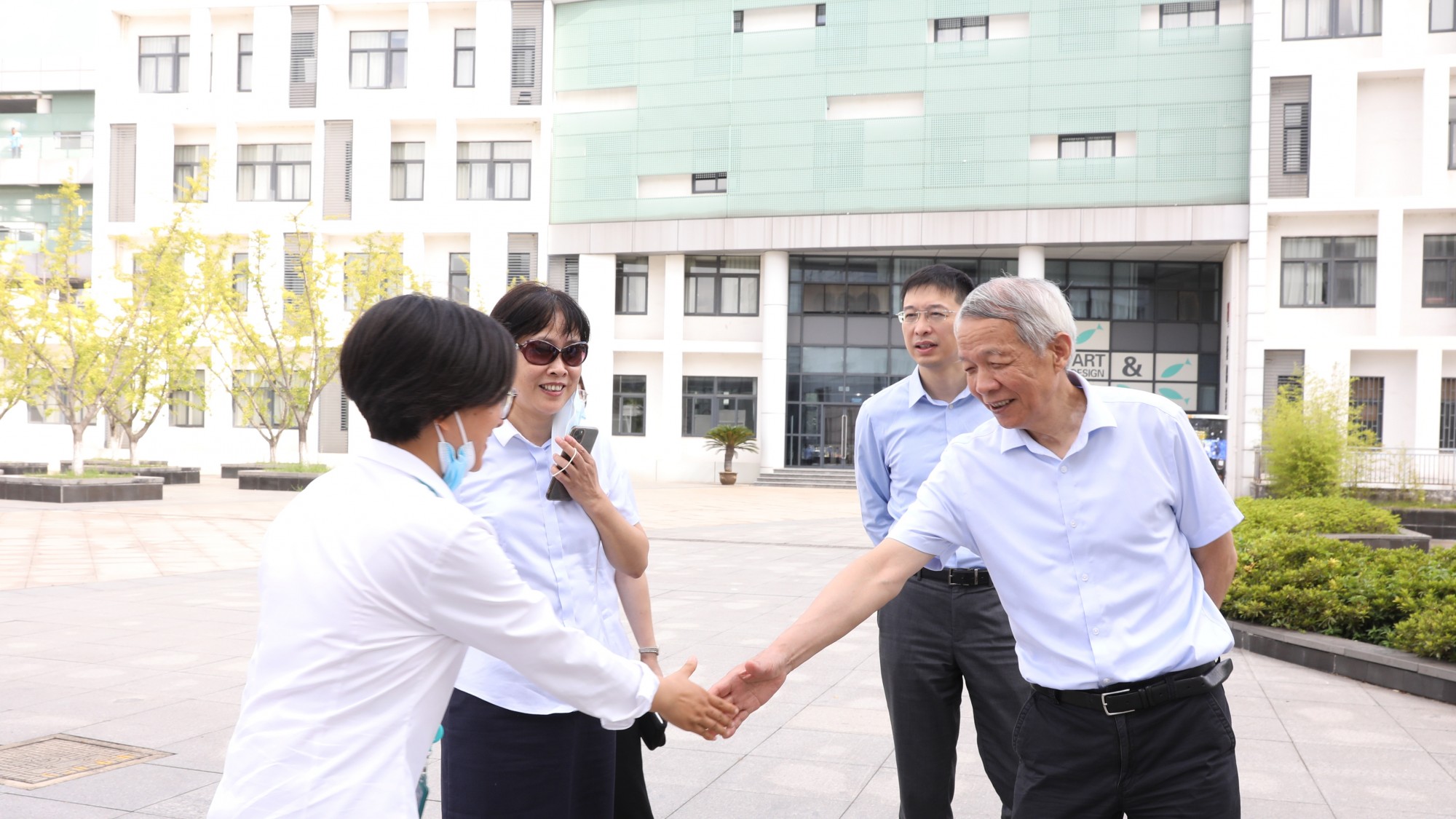 香港六台合资料免费大全