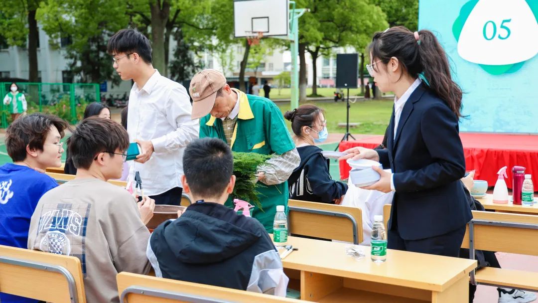 香港六台合资料免费大全